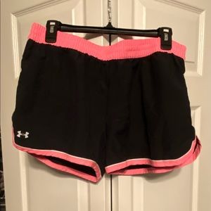 UNDER ARMOUR LOT ~ Shorts and 2 tops ~ Size large
